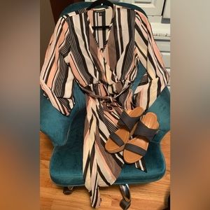 Beautiful shear striped asymmetrical, hem Size M